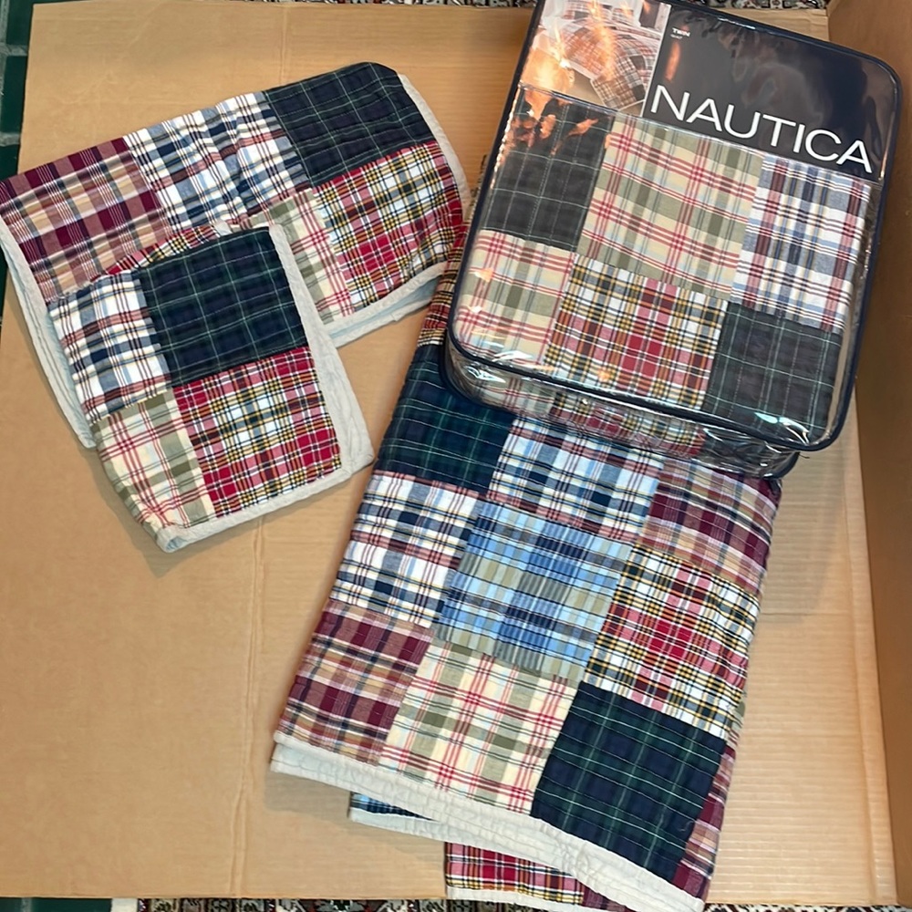 Nautica 2 Twin Bed Quilts + 2 Pillow Shams